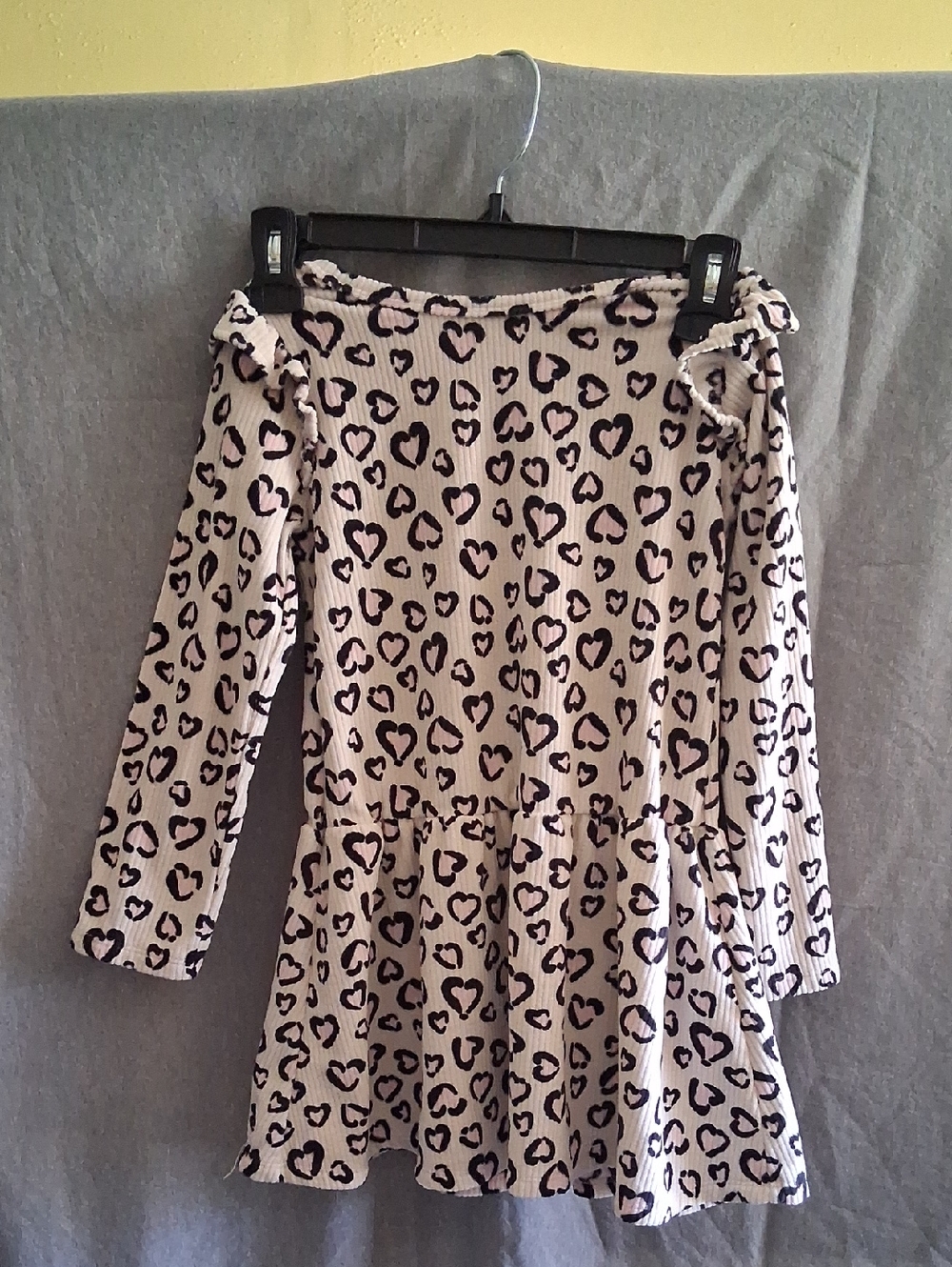 Source Unknown Pink Heart Print Long Sleeve Peplum Dress